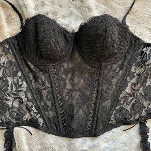 Lacy boned lingerie corset w garters